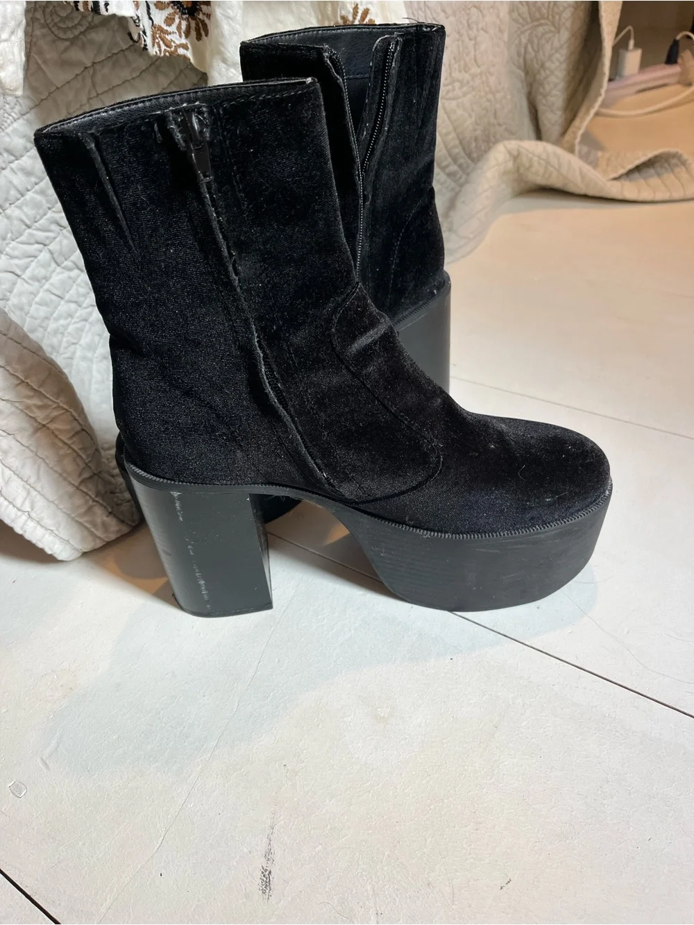 Black Women's Suede Ankle Boots
